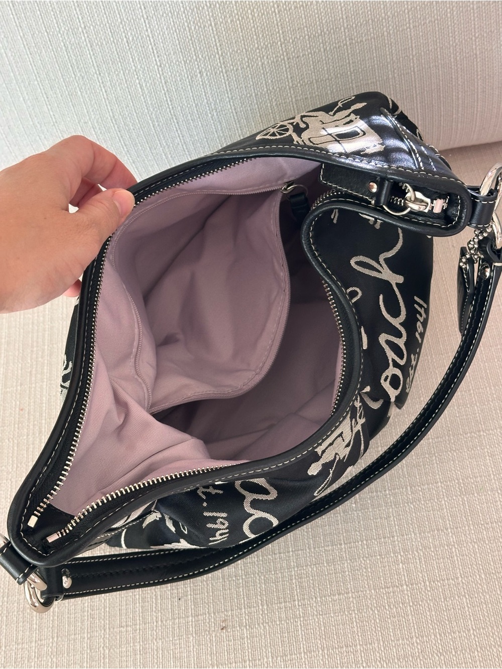 Coach Horse and Carriage Hobo Shoulder Bag - Picture 4 of 4